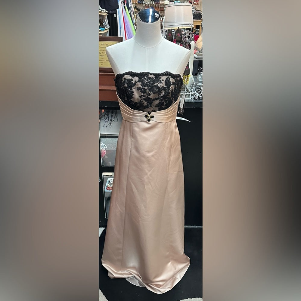 Alexia Designs sz 10 cream/black long formal dress SAMPLE